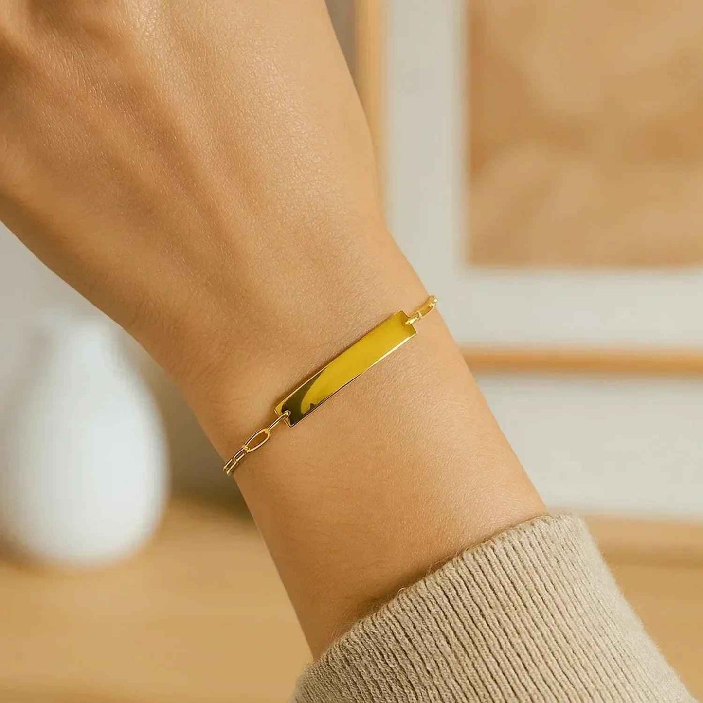 14k Yellow Gold 7 inch Paperclip Chain Bracelet with Bar (2.10 mm)