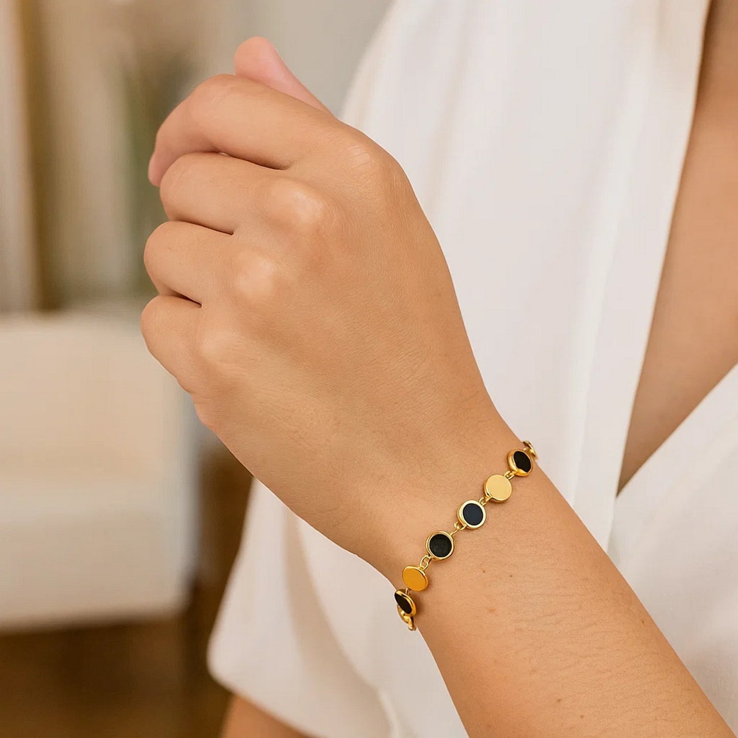 Black Onyx Gem Alternating Bracelet in 14K Yellow Gold (5.00 mm)