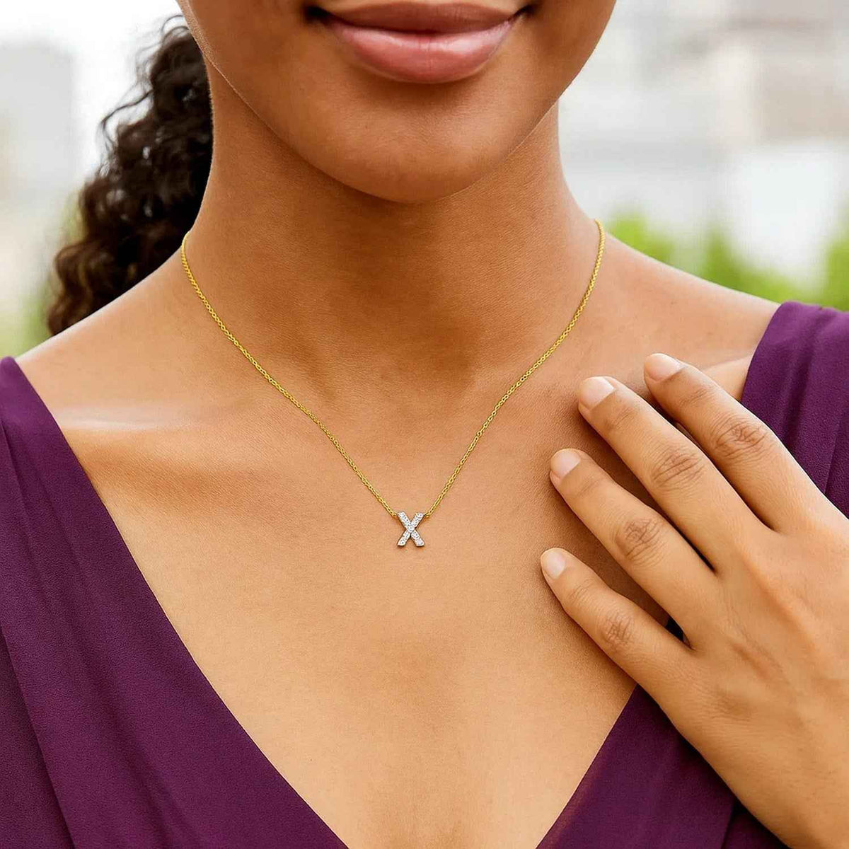 14k yellow gold pendant necklace set with diamonds