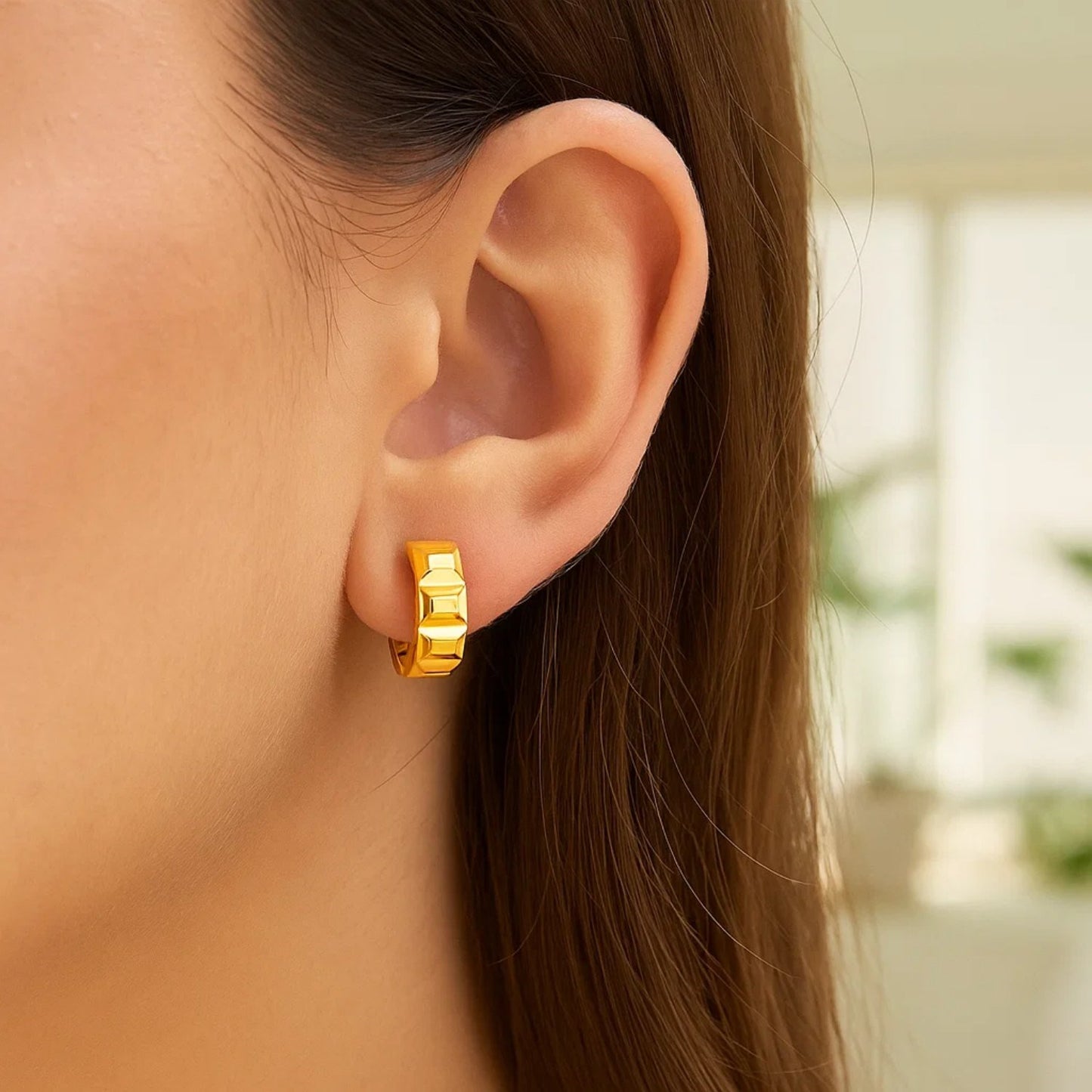 Peelerie jewelry piece in midnight luxury editorial product photo, high-contrast studio lighting