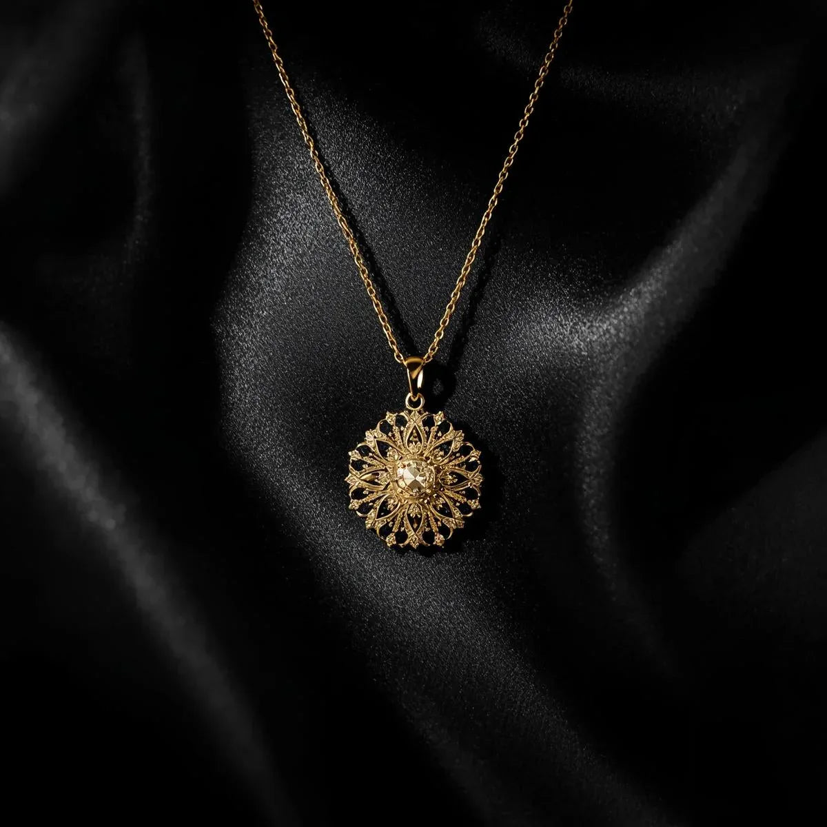 Statement Necklaces - Peelerie