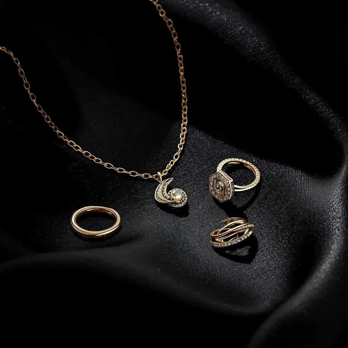 New In: Gold - Peelerie