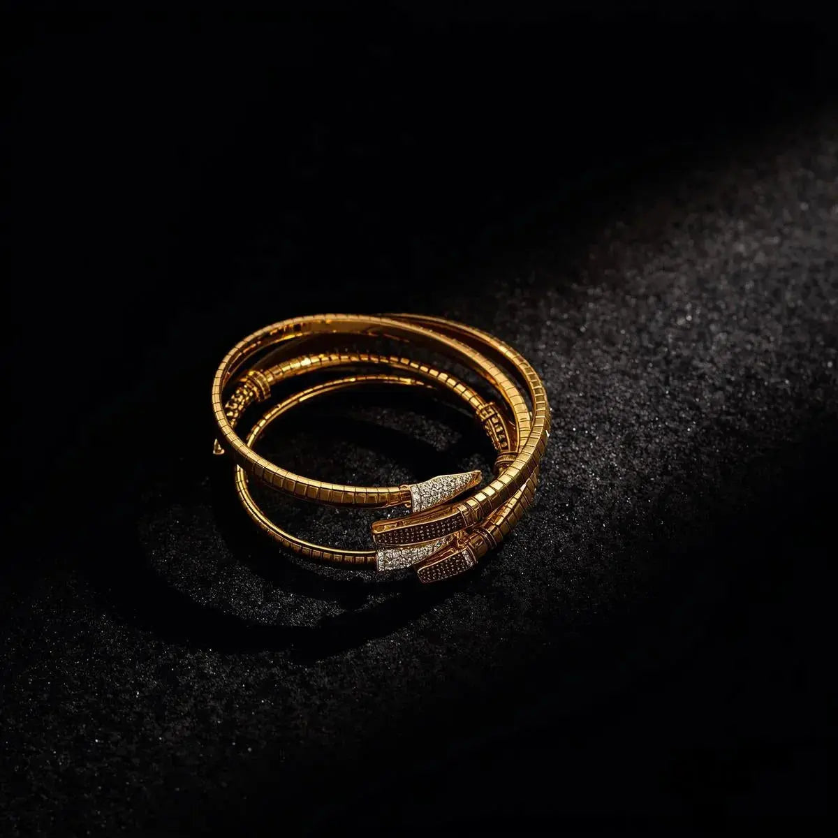New In Gold Bracelets - Peelerie