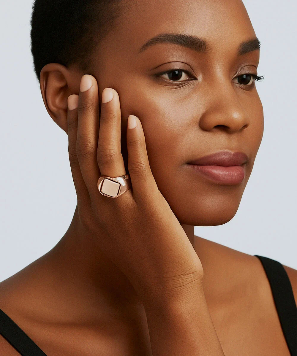 Peelerie jewelry piece in midnight luxury editorial product photo, high-contrast studio lighting