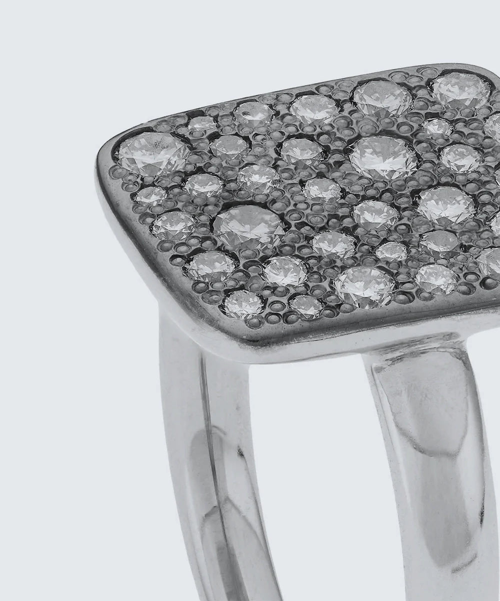 Peelerie jewelry piece in midnight luxury editorial product photo, high-contrast studio lighting