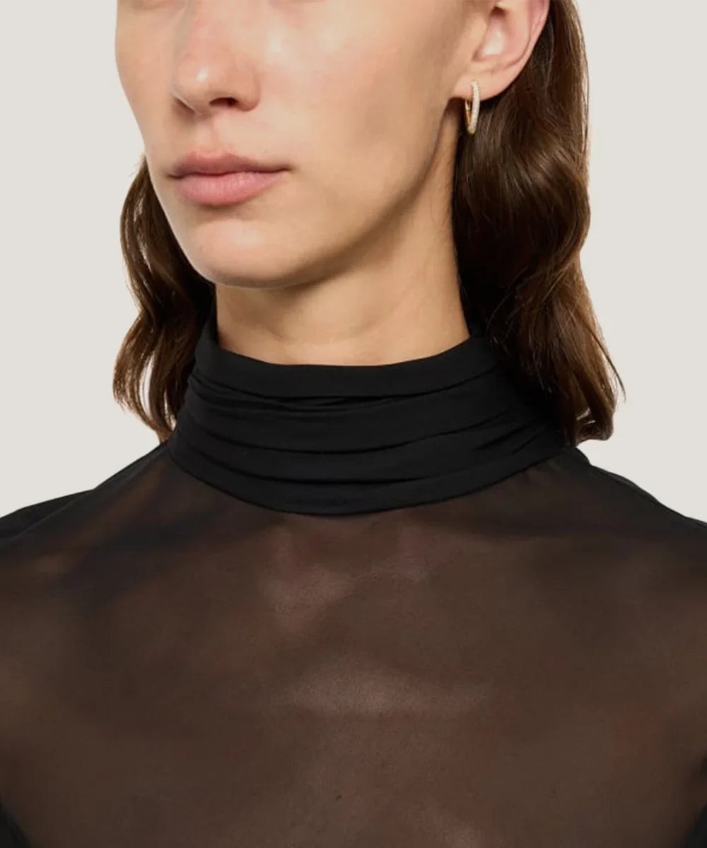 Peelerie jewelry piece in midnight luxury editorial product photo, high-contrast studio lighting