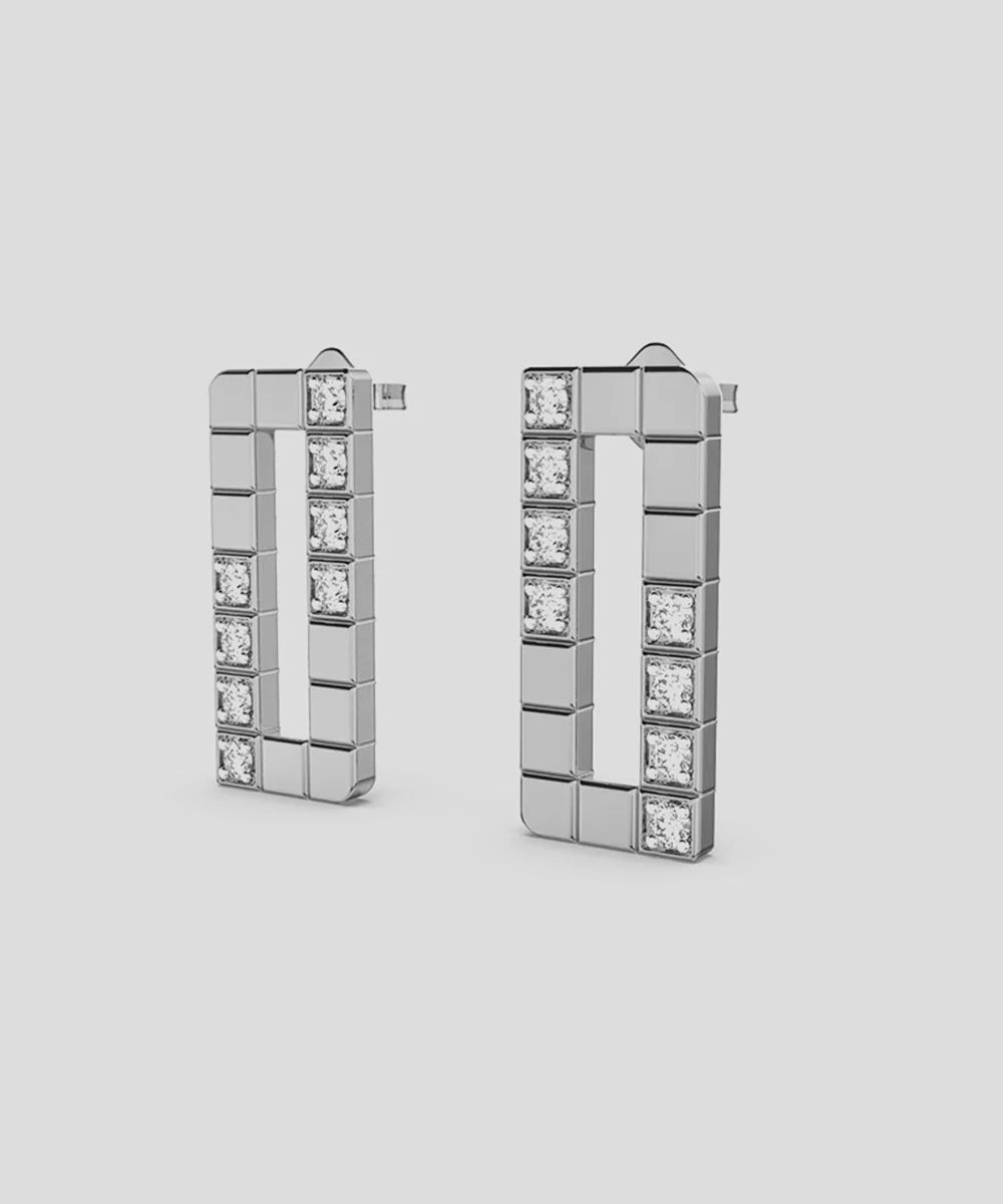 Peelerie jewelry piece in midnight luxury editorial product photo, high-contrast studio lighting