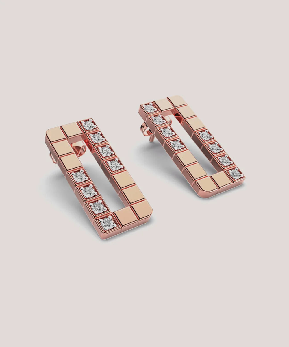 Peelerie jewelry piece in midnight luxury editorial product photo, high-contrast studio lighting