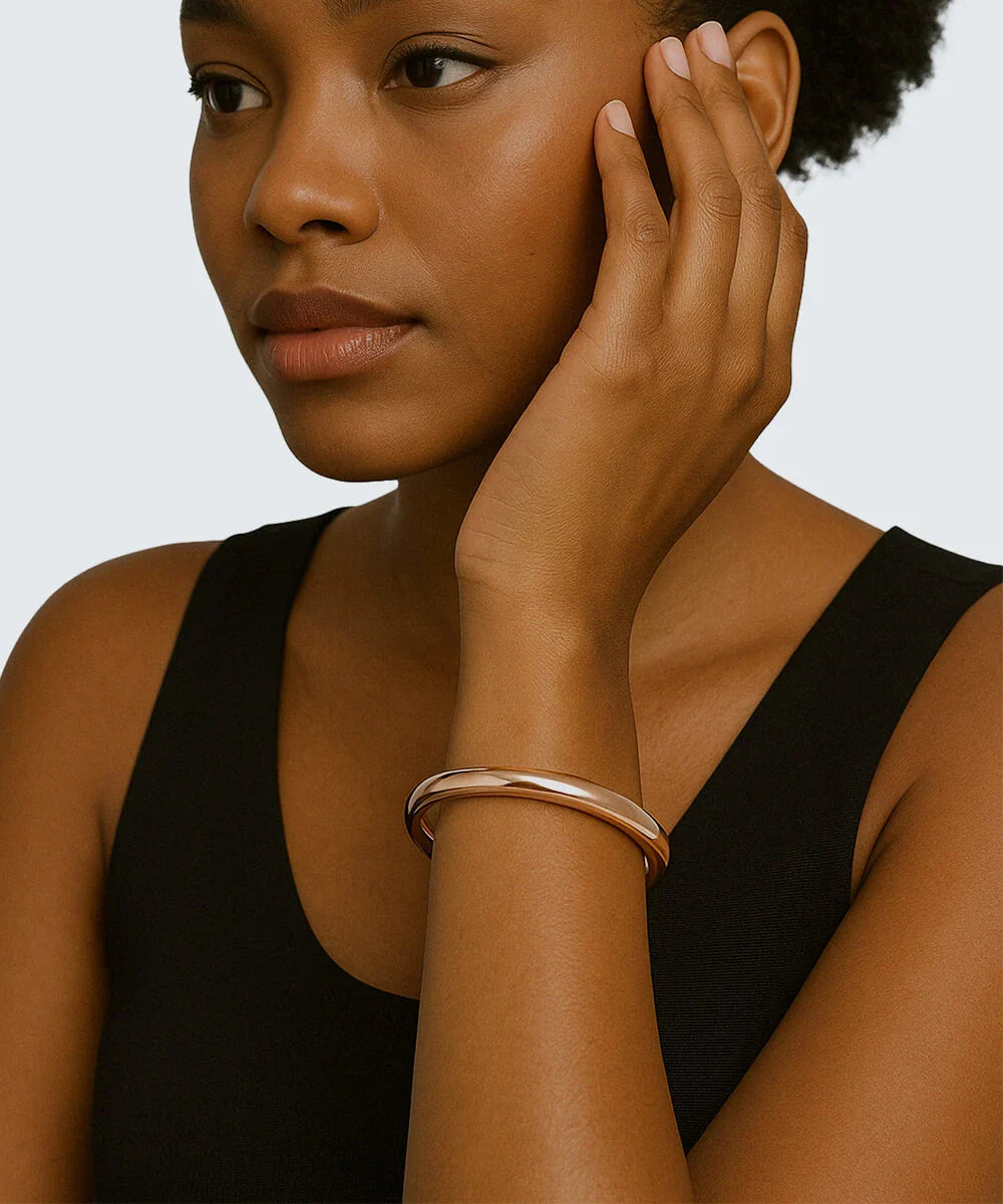 Peelerie jewelry piece in midnight luxury editorial product photo, high-contrast studio lighting