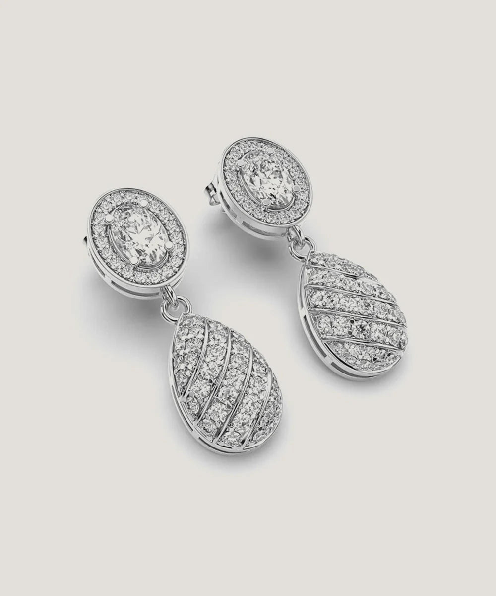 Peelerie jewelry piece in midnight luxury editorial product photo, high-contrast studio lighting