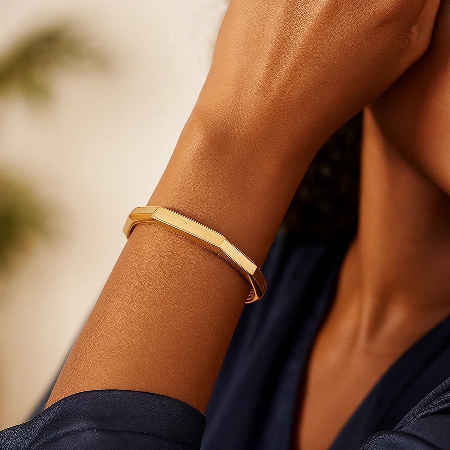 14k Yellow Gold High Polish Geometric Bangle (6.10 mm)