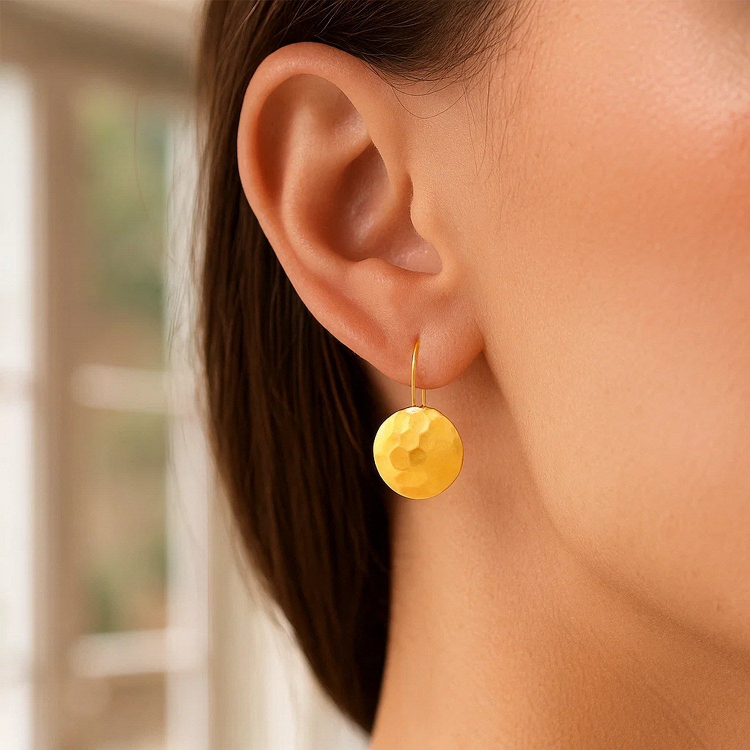 Peelerie jewelry piece in midnight luxury editorial product photo, high-contrast studio lighting