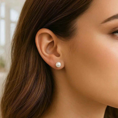 14k Yellow Gold Freshwater Cultured White Pearl Stud Earrings (6mm)