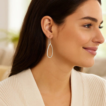 Peelerie jewelry piece in midnight luxury editorial product photo, high-contrast studio lighting