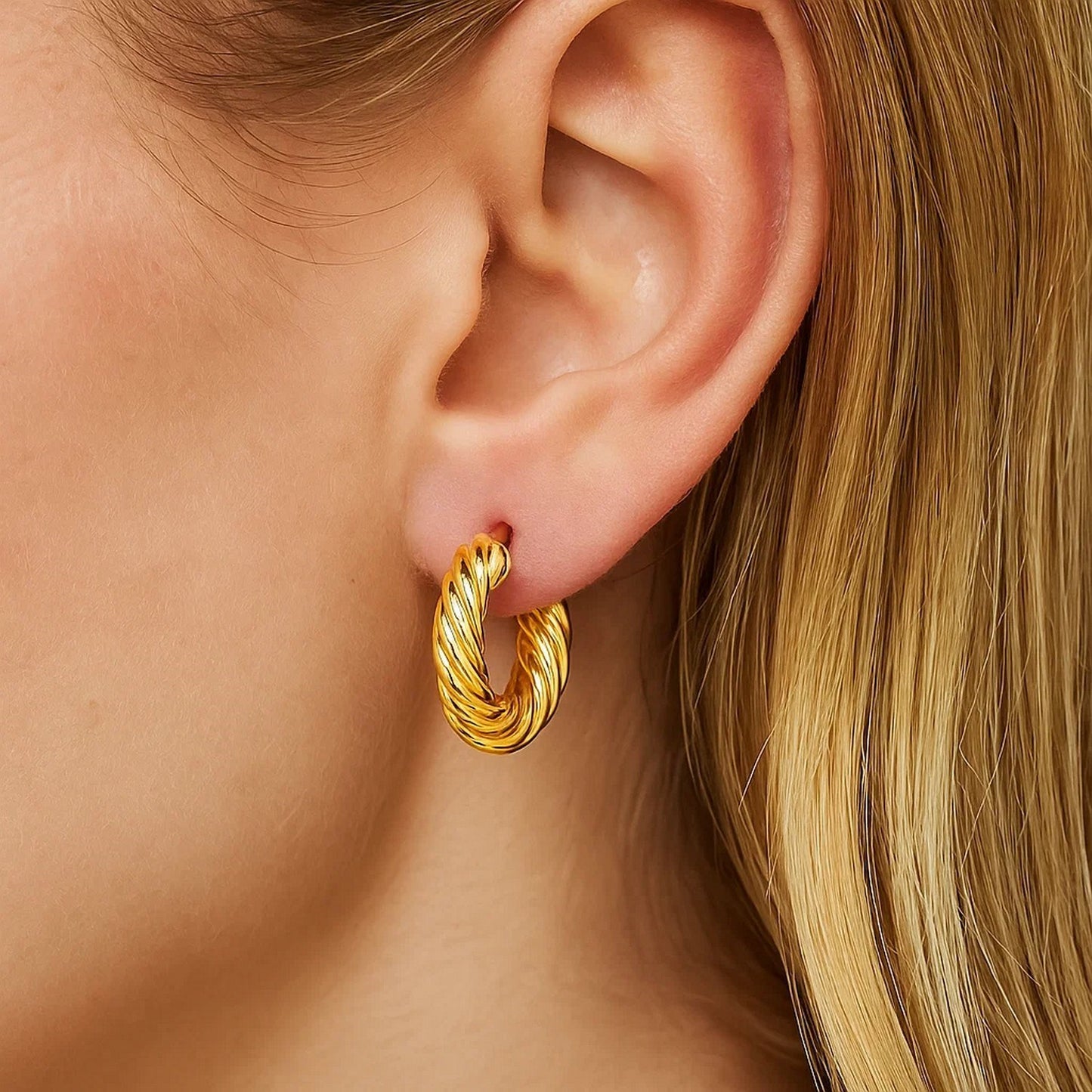 Peelerie jewelry piece in midnight luxury editorial product photo, high-contrast studio lighting