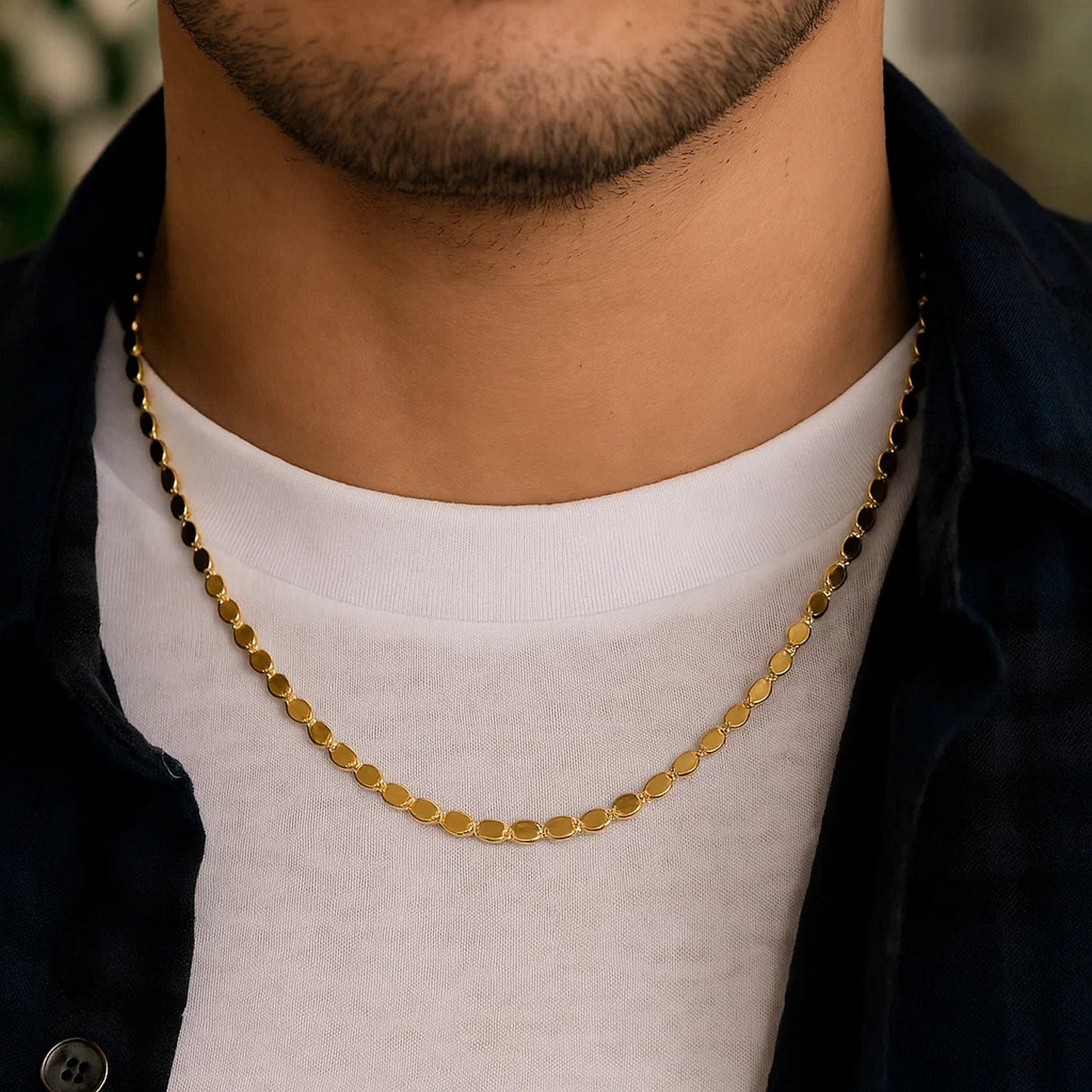 Peelerie jewelry piece in gold midnight luxury editorial product photo, high-contrast studio lighting