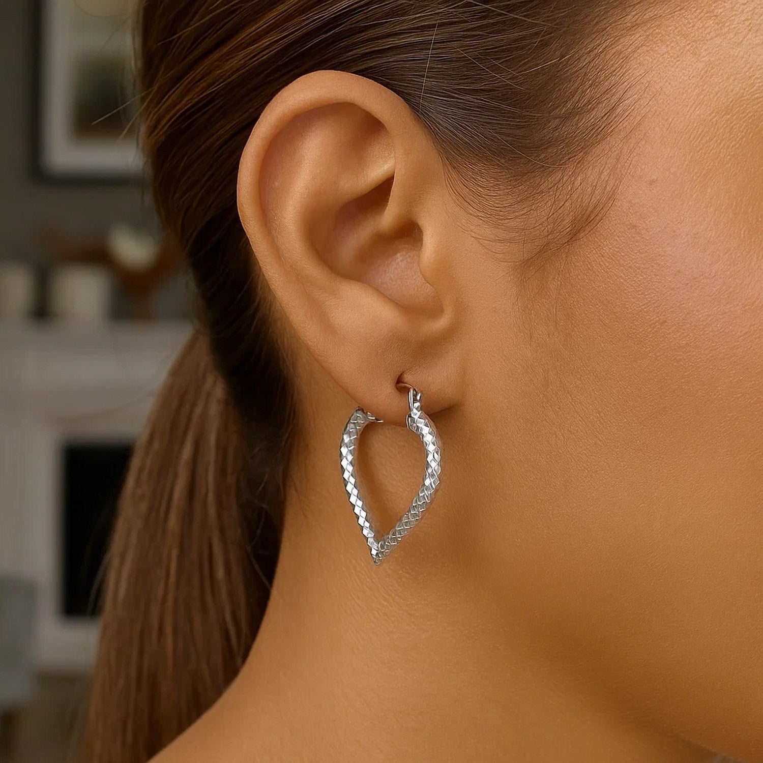 Peelerie jewelry piece in midnight luxury editorial product photo, high-contrast studio lighting