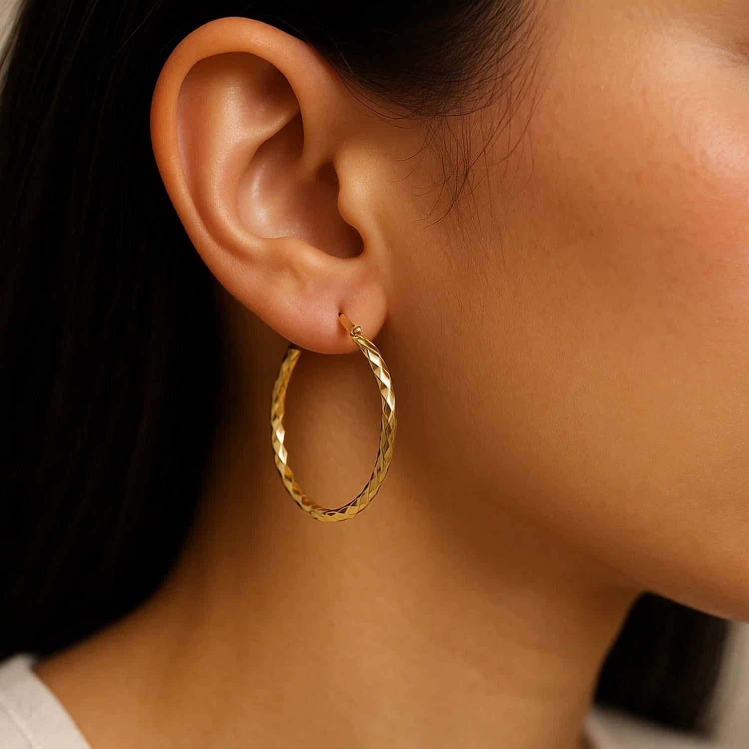 Peelerie jewelry piece in midnight luxury editorial product photo, high-contrast studio lighting