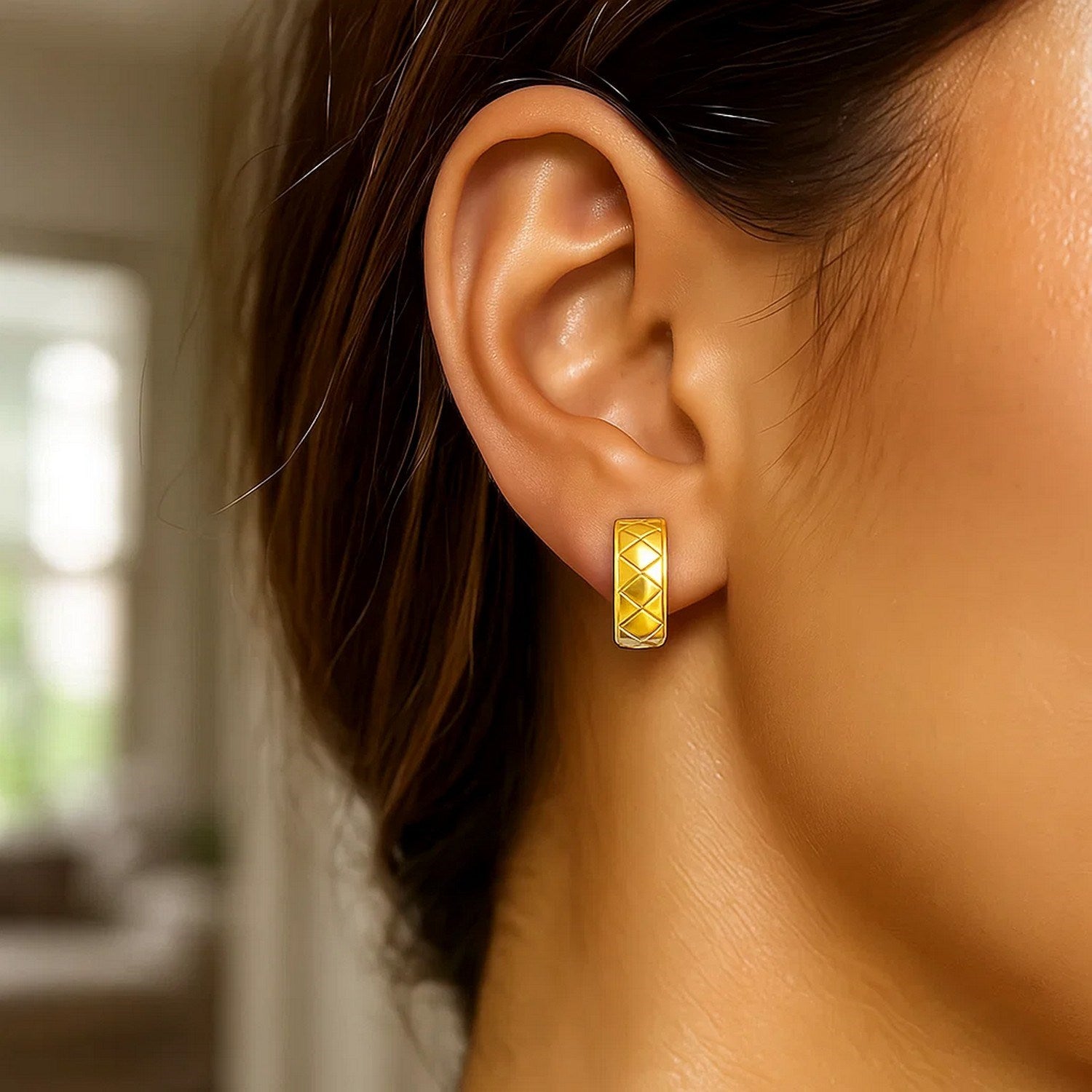 Peelerie jewelry piece in midnight luxury editorial product photo, high-contrast studio lighting