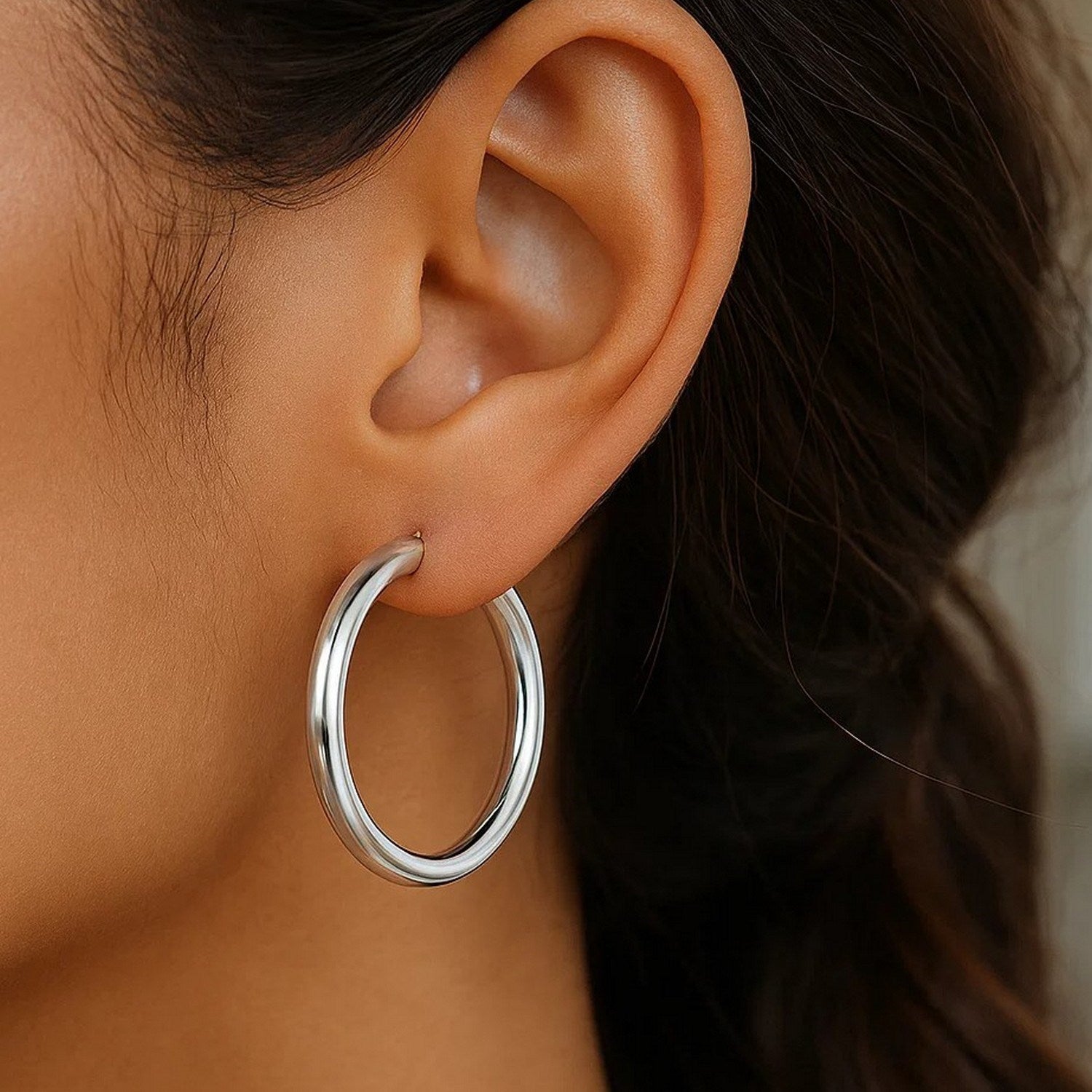 Peelerie jewelry piece in midnight luxury editorial product photo, high-contrast studio lighting