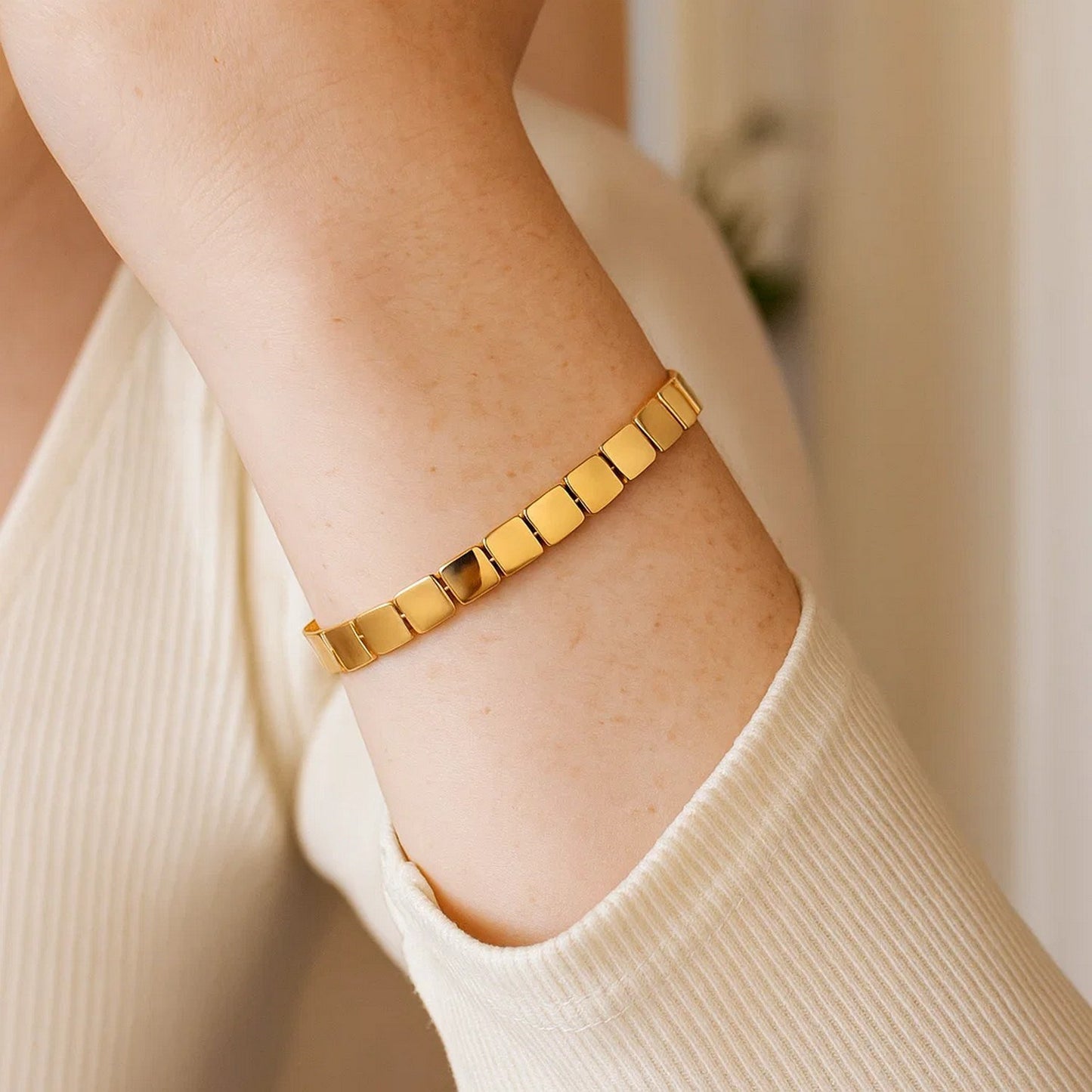 14k Yellow Gold High Polish Square Link Bracelet (6.00 mm)