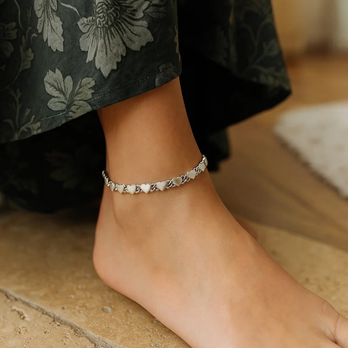 2.9mm 14k White Gold Heart Anklet - Peelerie