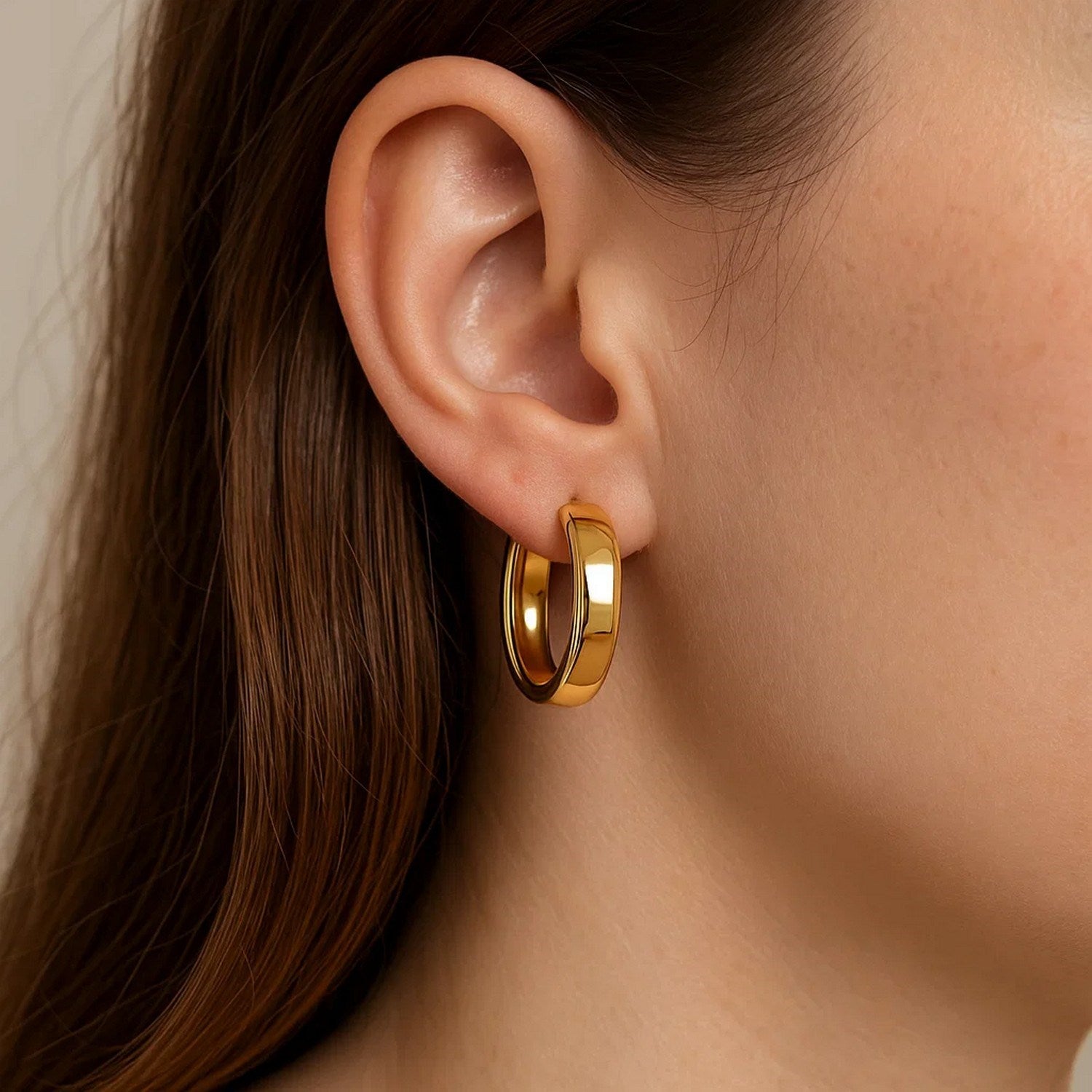 Peelerie jewelry piece in midnight luxury editorial product photo, high-contrast studio lighting