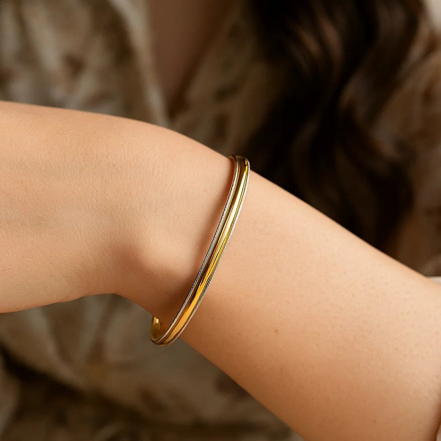 Two Tone Minimalist Bangle in 14K Yellow Gold (4.10 mm)