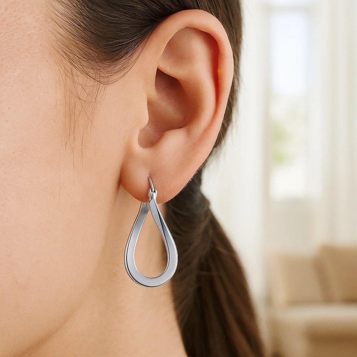 Peelerie jewelry piece in midnight luxury editorial product photo, high-contrast studio lighting