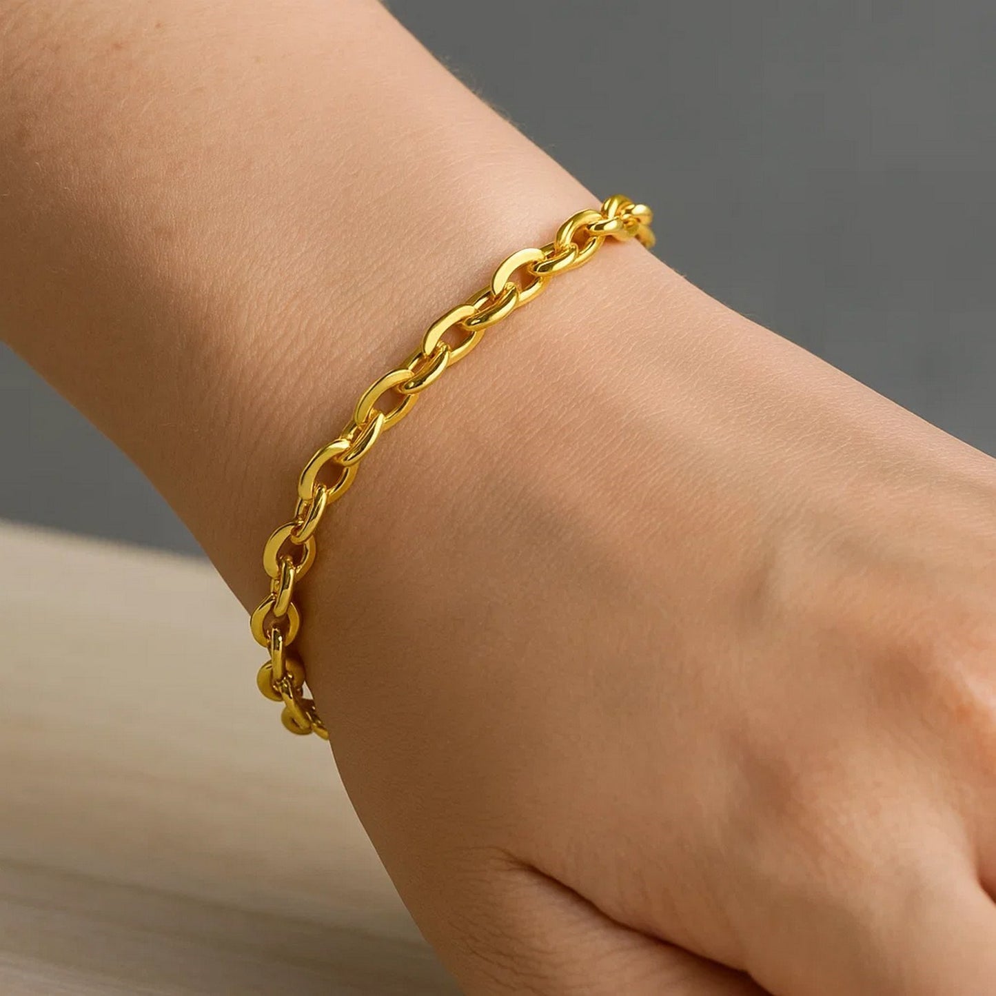 14k Yellow Gold Cable Chain Design Bracelet (9.40 mm)