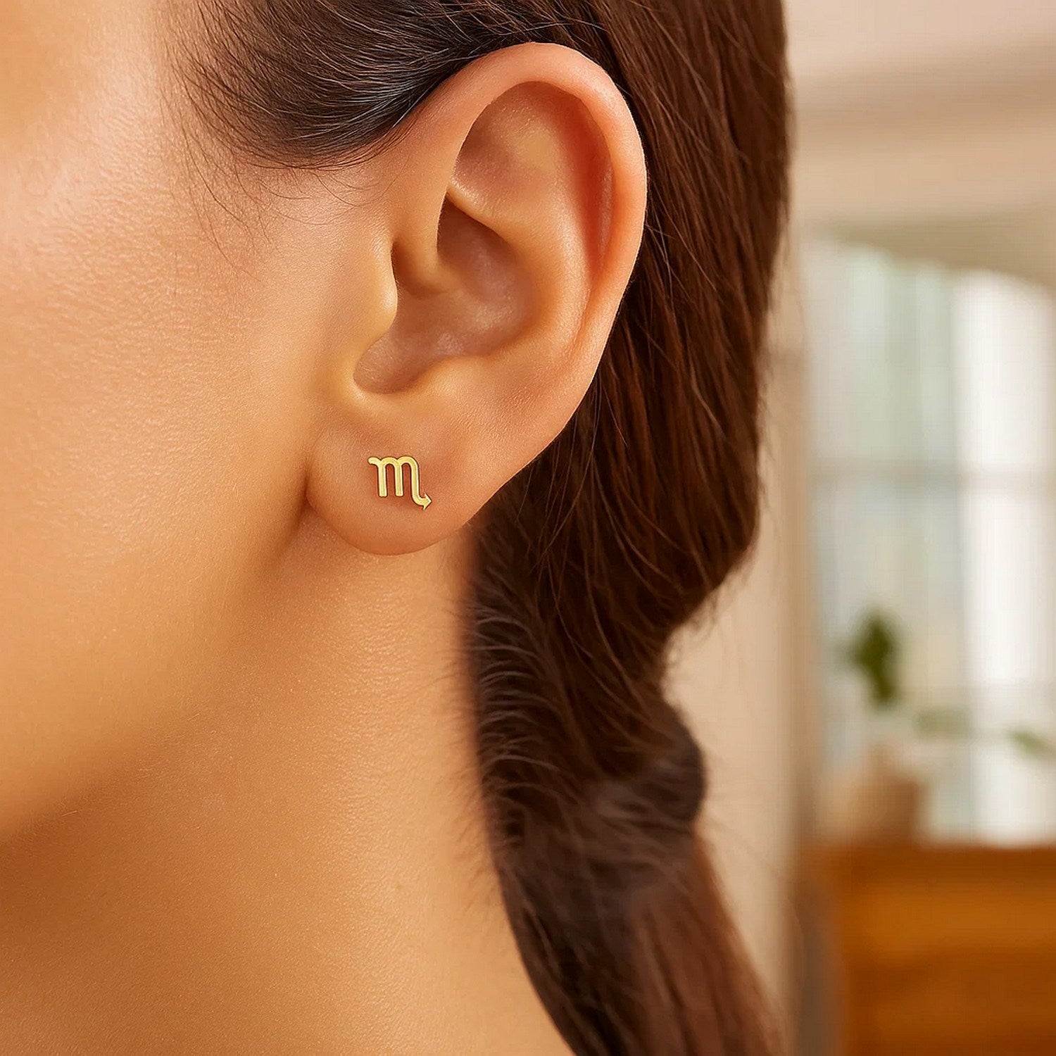 Peelerie jewelry piece in midnight luxury editorial product photo, high-contrast studio lighting