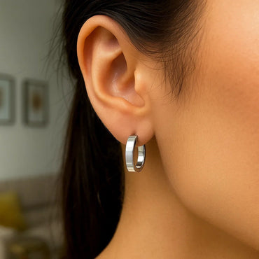 Peelerie jewelry piece in midnight luxury editorial product photo, high-contrast studio lighting