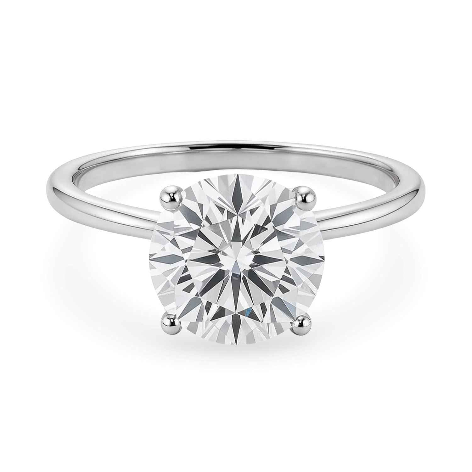 Sterling silver ring set with lab-grown diamonds