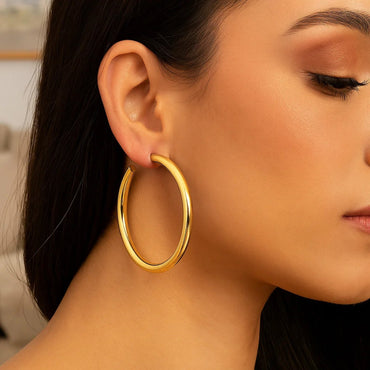 Peelerie jewelry piece in midnight luxury editorial product photo, high-contrast studio lighting