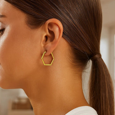 Peelerie jewelry piece in midnight luxury editorial product photo, high-contrast studio lighting