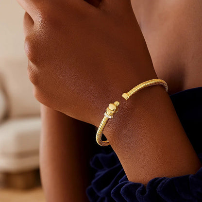 14K Yellow Gold Tubogas Panther Cuff with Diamonds (3.90 mm)