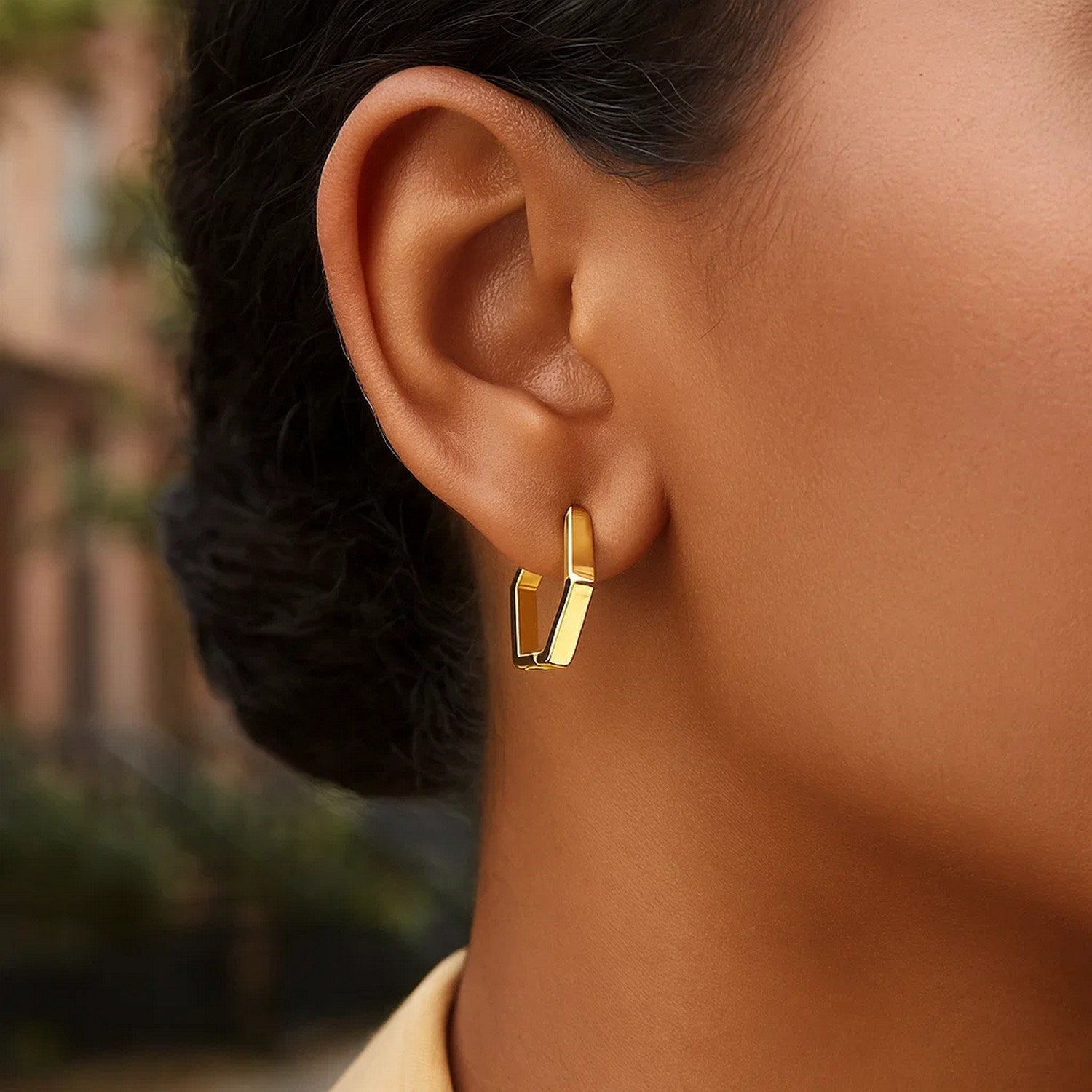 Peelerie jewelry piece in midnight luxury editorial product photo, high-contrast studio lighting