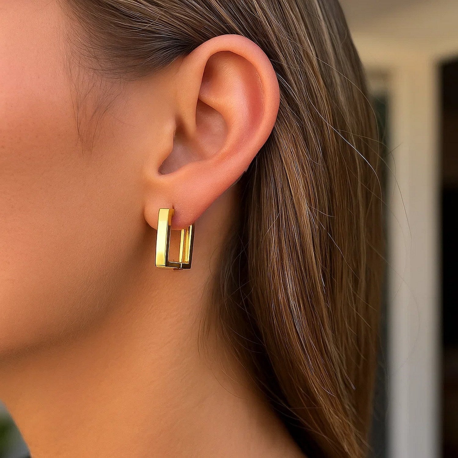 Peelerie jewelry piece in midnight luxury editorial product photo, high-contrast studio lighting