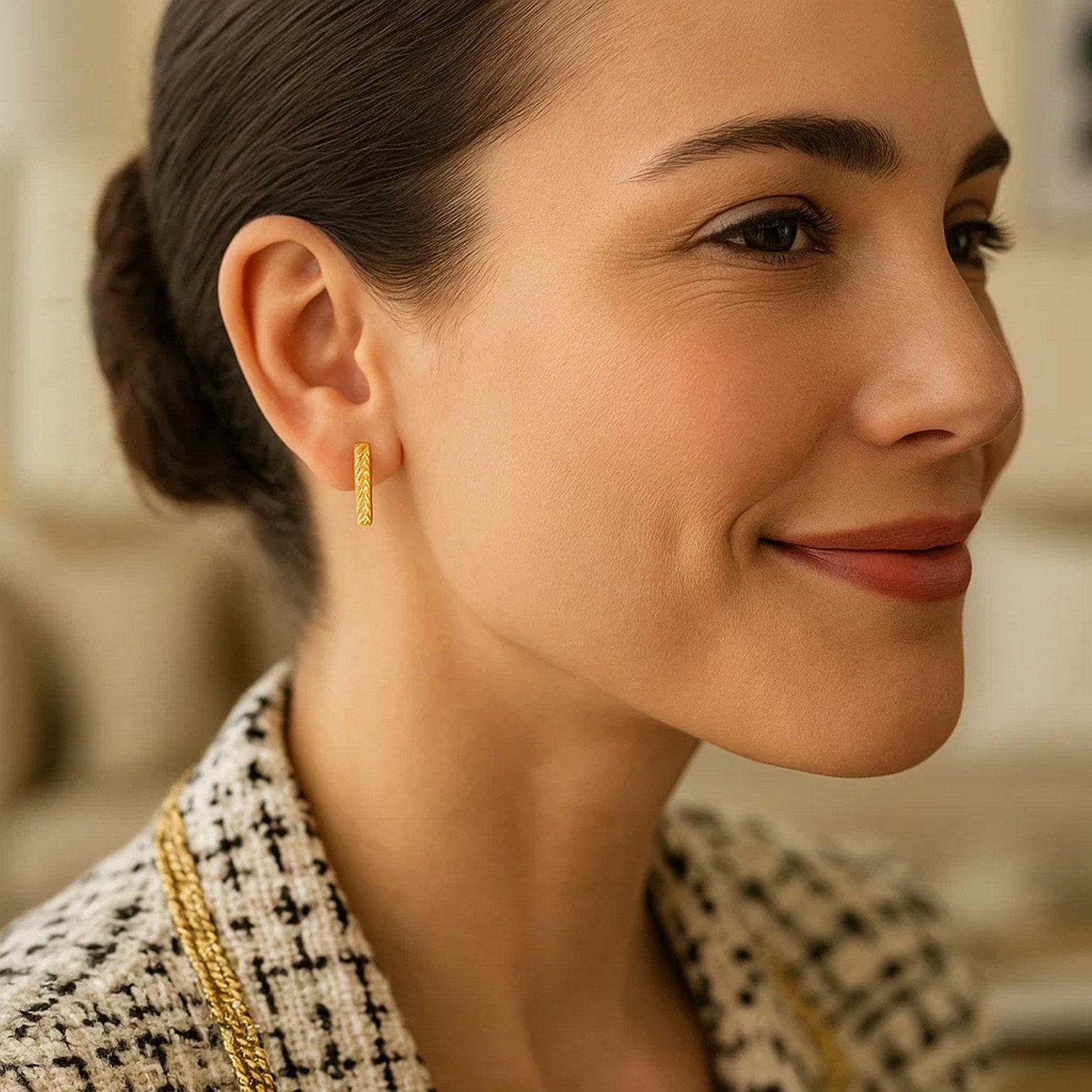 Peelerie jewelry piece in midnight luxury editorial product photo, high-contrast studio lighting