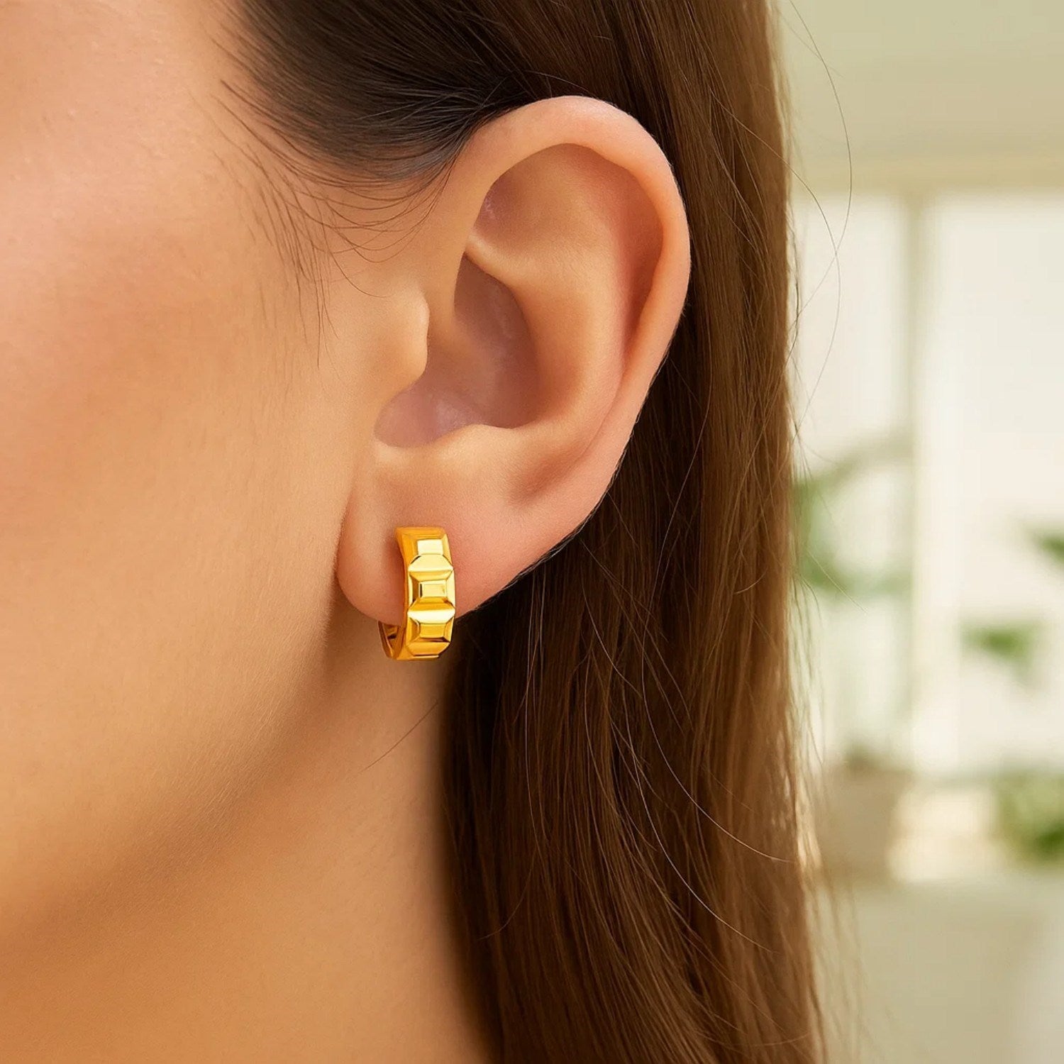 Peelerie jewelry piece in midnight luxury editorial product photo, high-contrast studio lighting