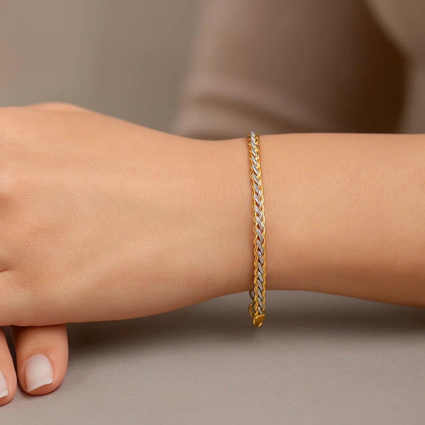 Two-Toned Fine Wheat Chain Bracelet in 10k Yellow and White Gold (3.00 mm)