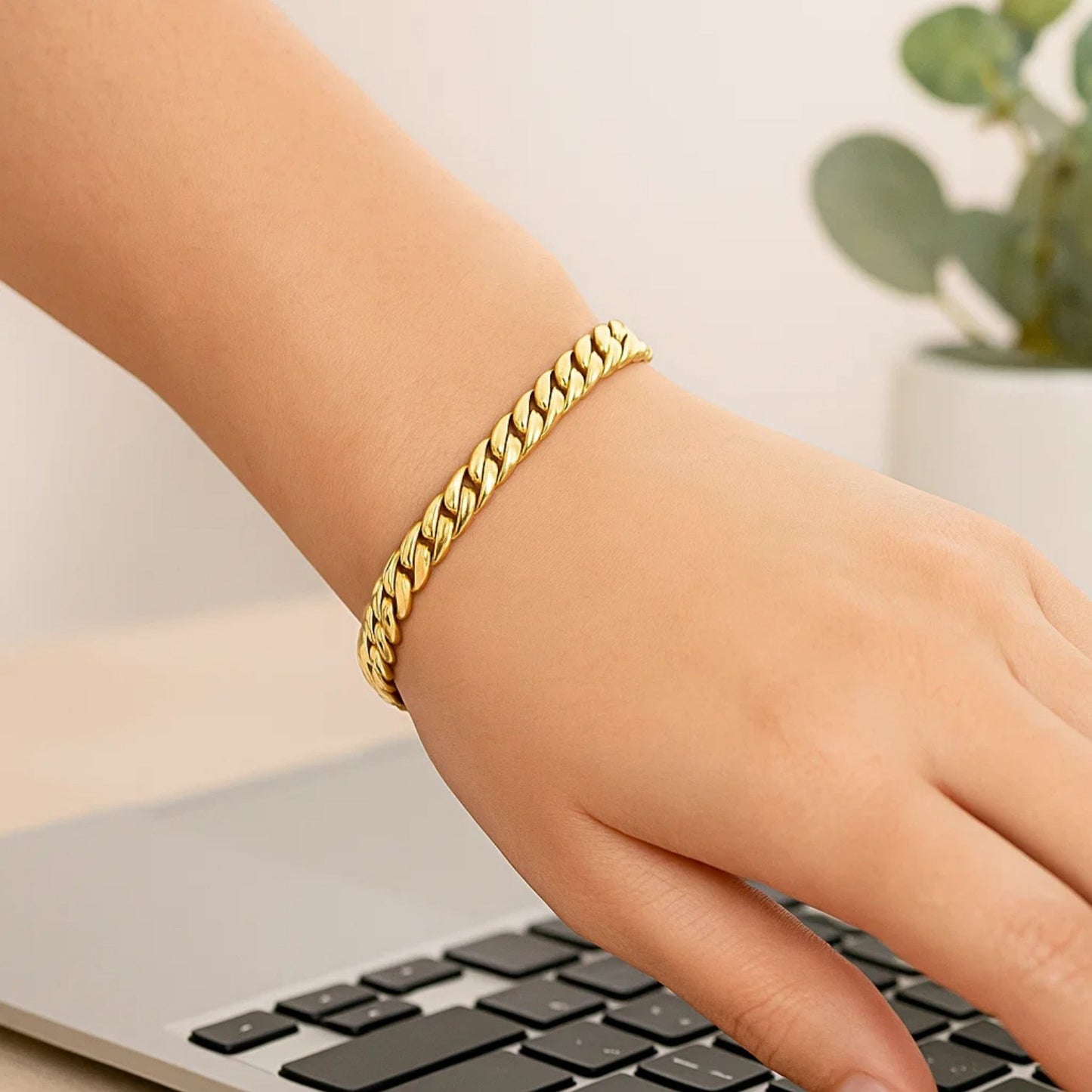 14K Yellow Gold Cuban Link Bracelet (5.90 mm)