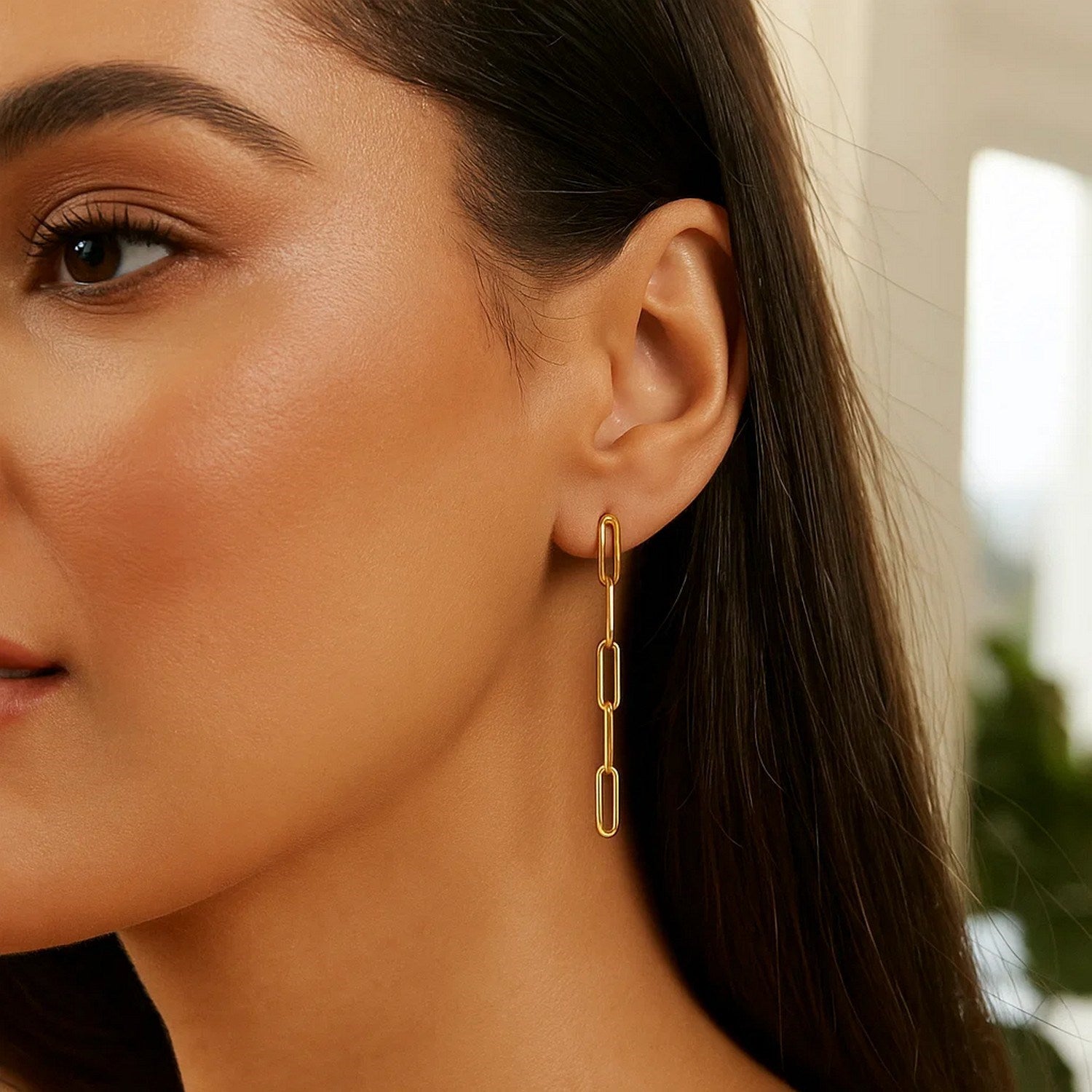 Peelerie jewelry piece in midnight luxury editorial product photo, high-contrast studio lighting