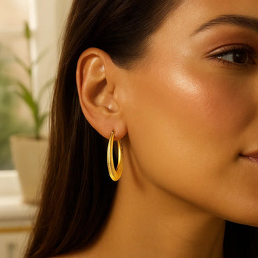 Peelerie jewelry piece in midnight luxury editorial product photo, high-contrast studio lighting