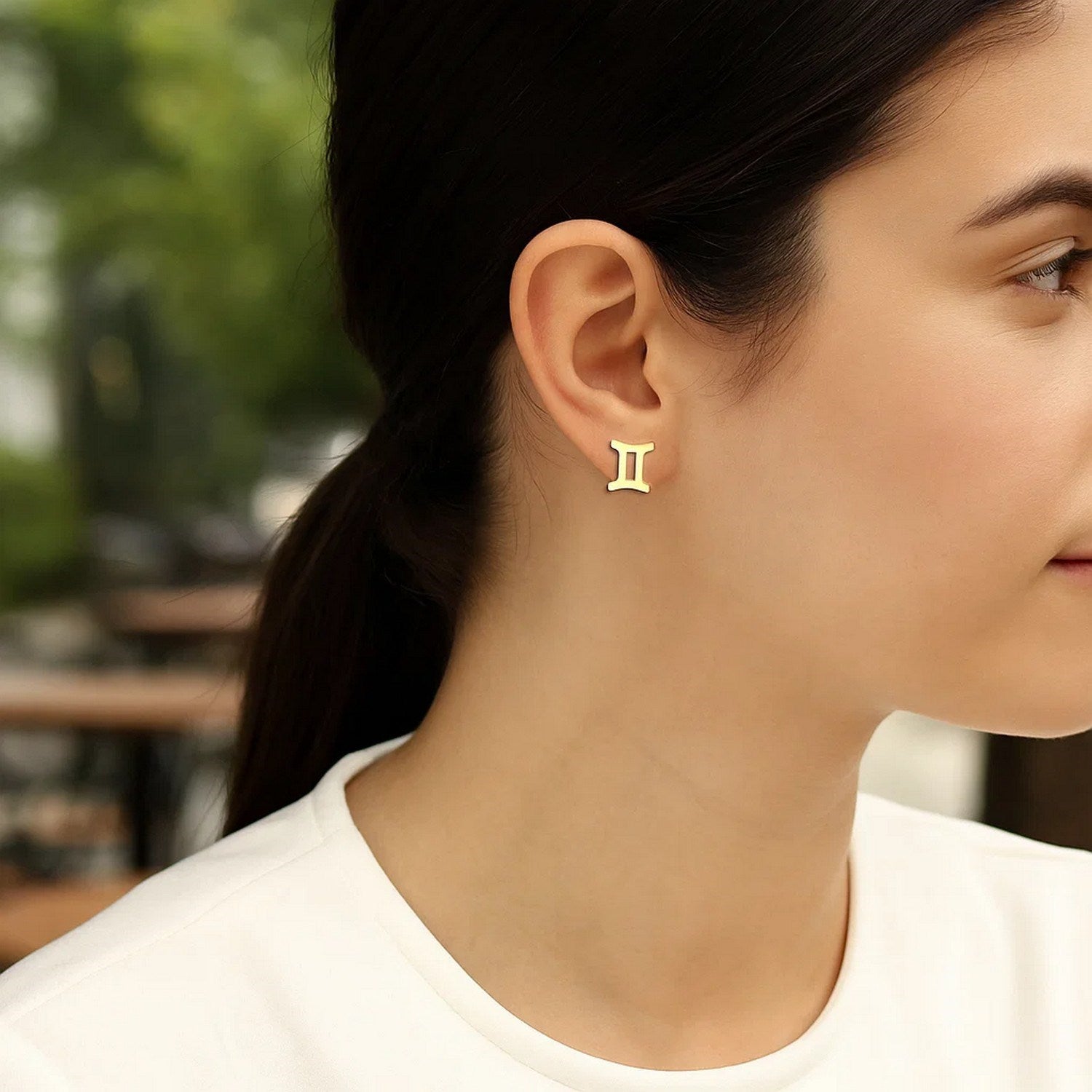 Peelerie jewelry piece in midnight luxury editorial product photo, high-contrast studio lighting