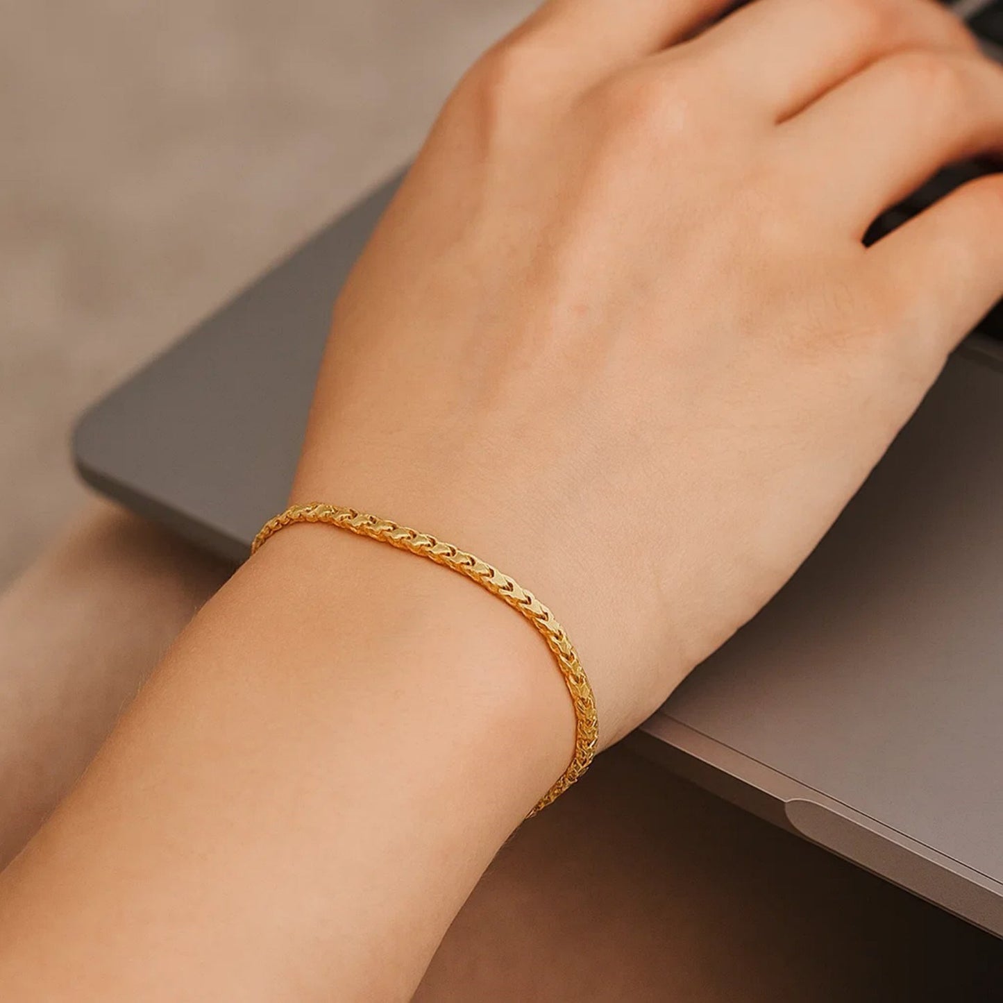 14k Yellow Gold Solid Diamond Cut Round Franco Bracelet (2.20 mm)