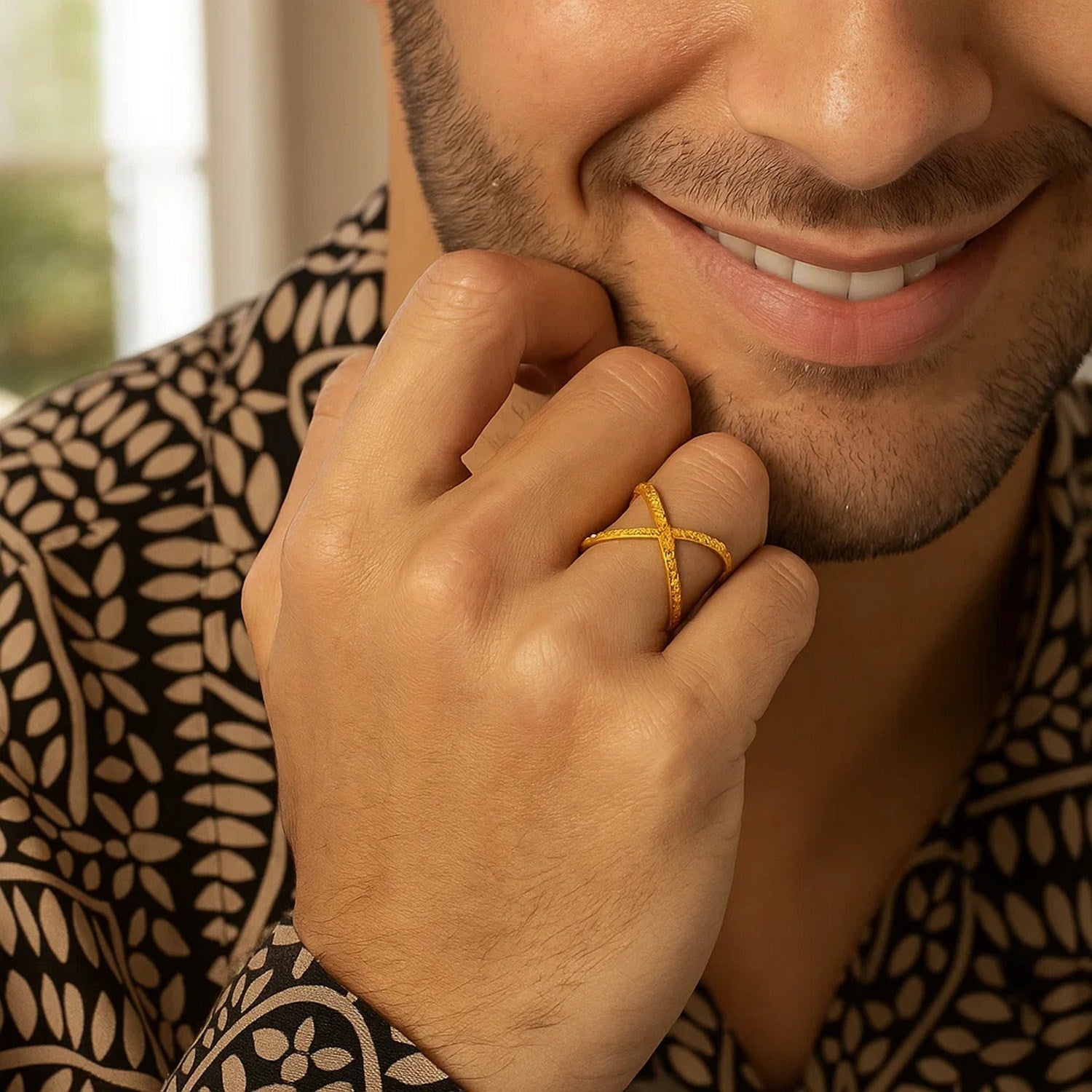 Peelerie jewelry piece in gold midnight luxury editorial product photo, high-contrast studio lighting