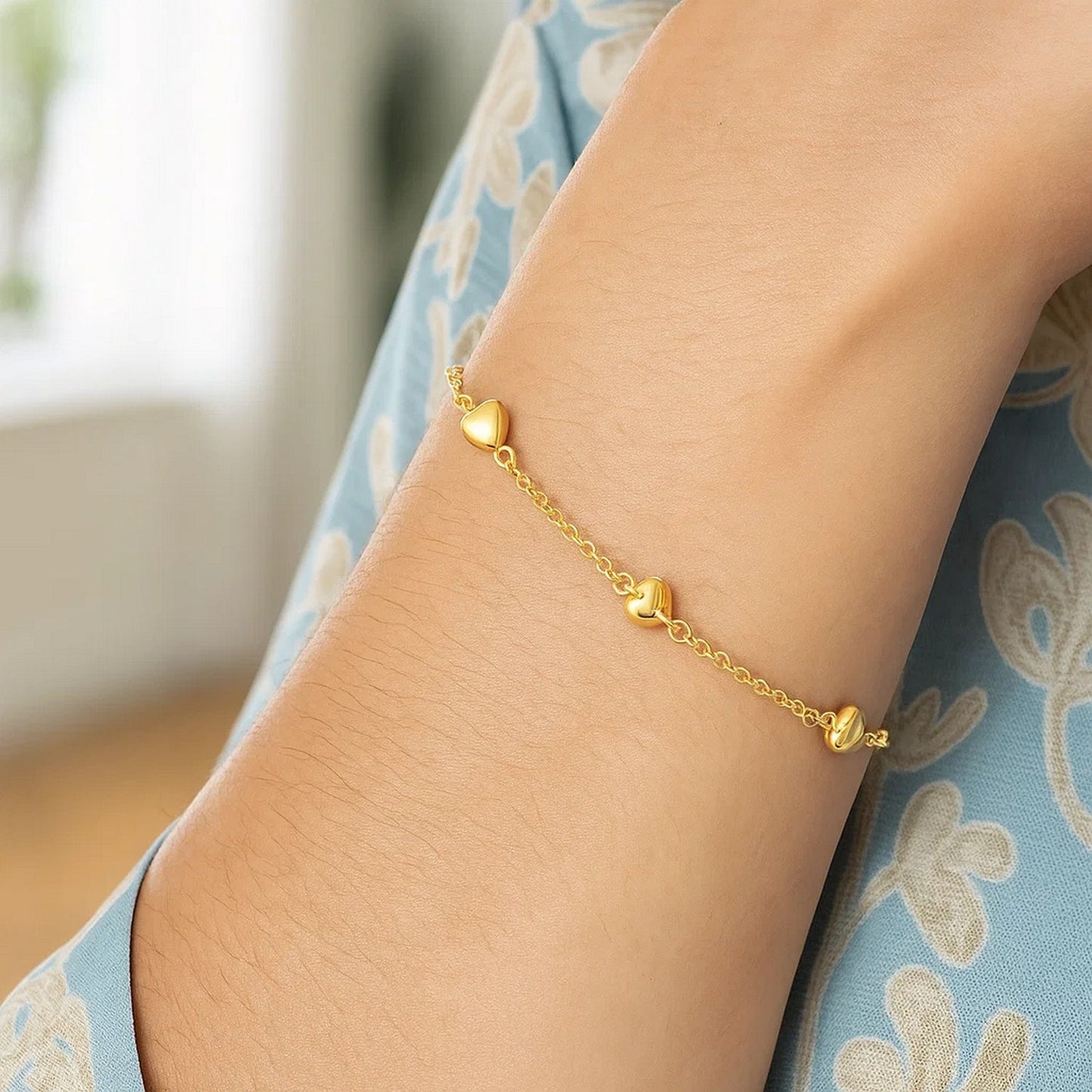 14k Yellow Gold Rolo Chain Bracelet with Puffed Heart Stations (3.30 mm)