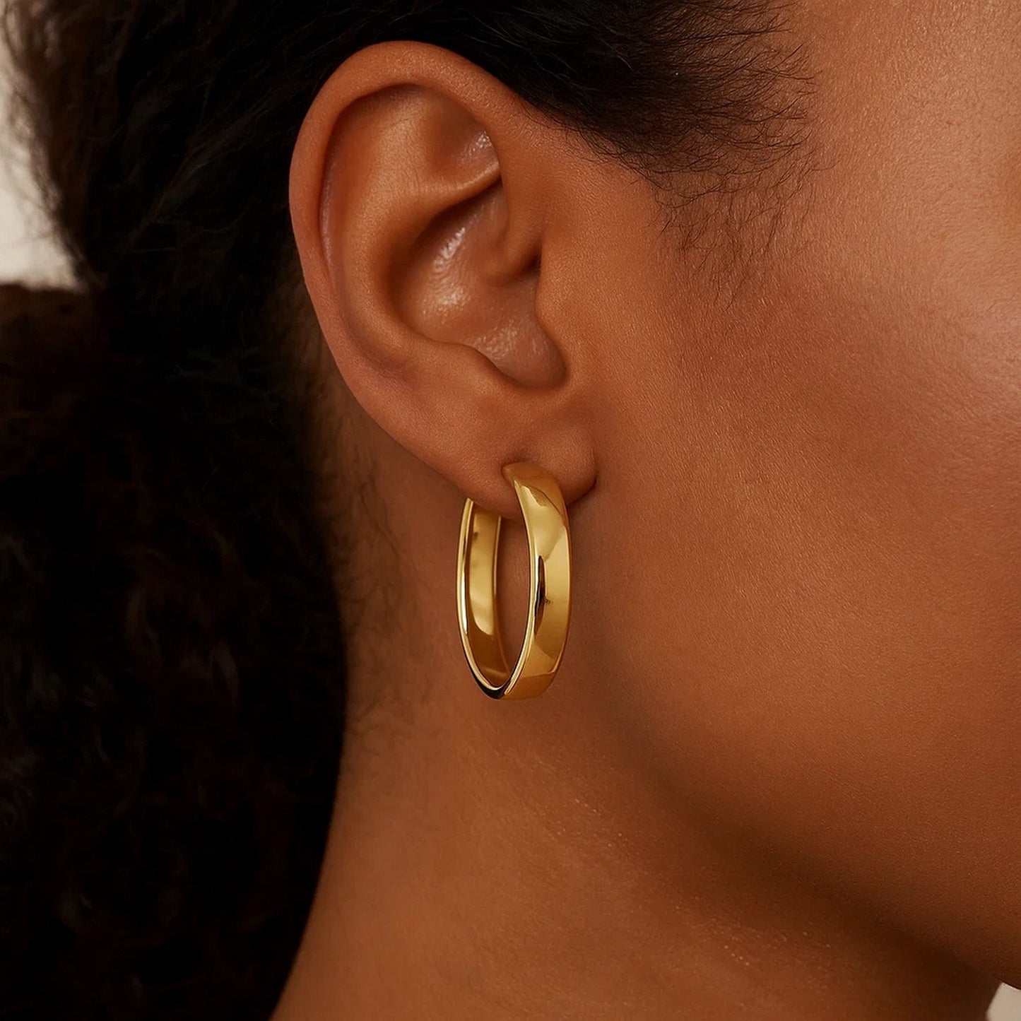 Peelerie jewelry piece in midnight luxury editorial product photo, high-contrast studio lighting