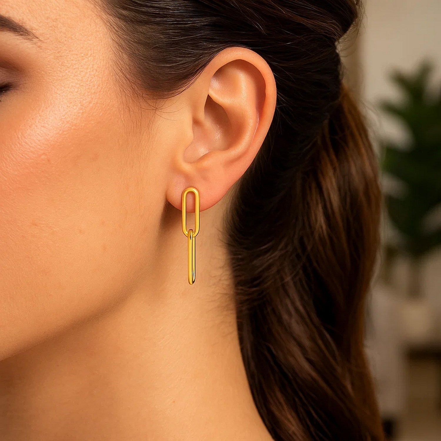 Peelerie jewelry piece in midnight luxury editorial product photo, high-contrast studio lighting